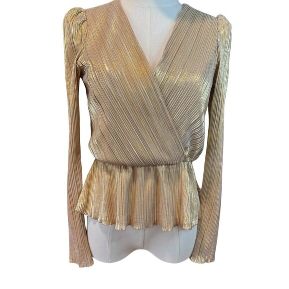 Gianni Bini gold pleated blouse.  V-Neck Long sleeves.  Size:XS - Picture 7 of 7